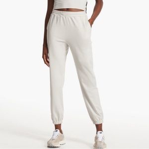 Vuori Boyfriend Jogger - Salt Heather